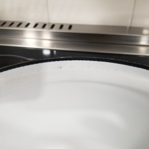 Cathrineholm 5 qt Yellow Lotus Design - Picture 5 of 5